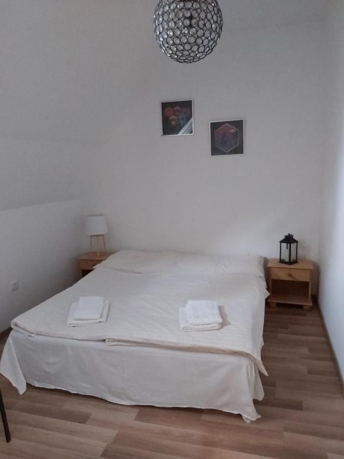 Platanus Vendeghaz Zamardi Bed & Breakfast Екстериор снимка